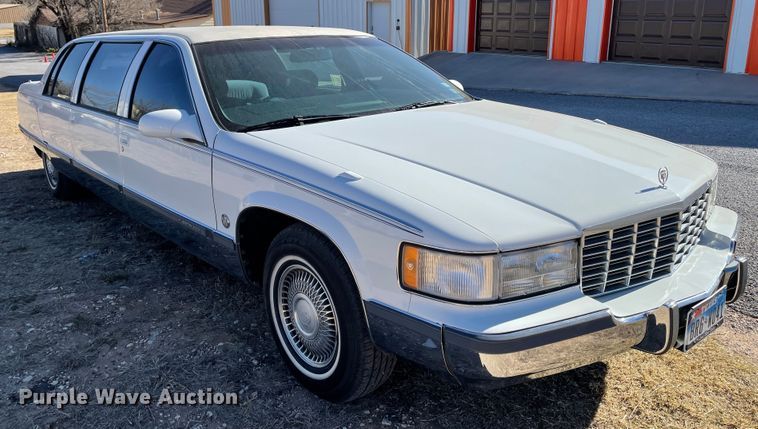 image for item DN0088 1995 Cadillac Fleetwood  limousine