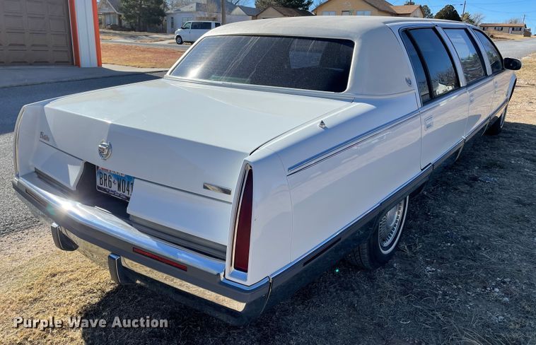 image for item DN0088 1995 Cadillac Fleetwood  limousine