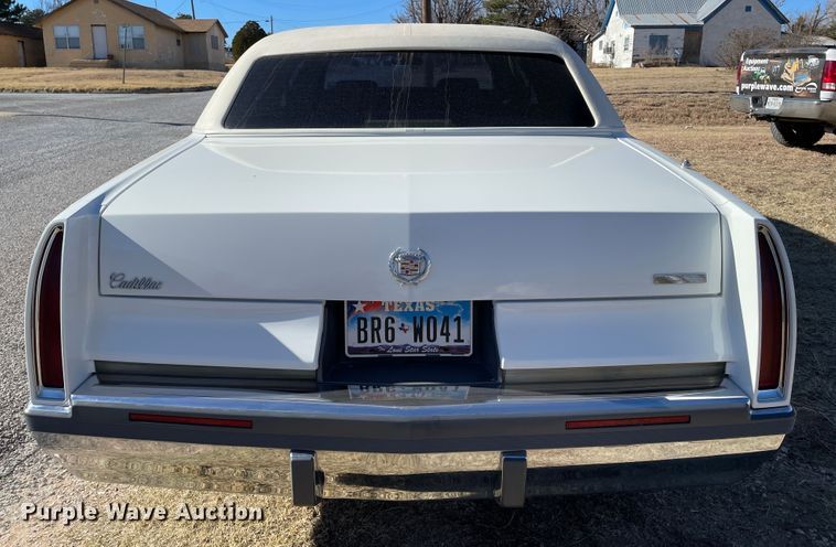 image for item DN0088 1995 Cadillac Fleetwood  limousine