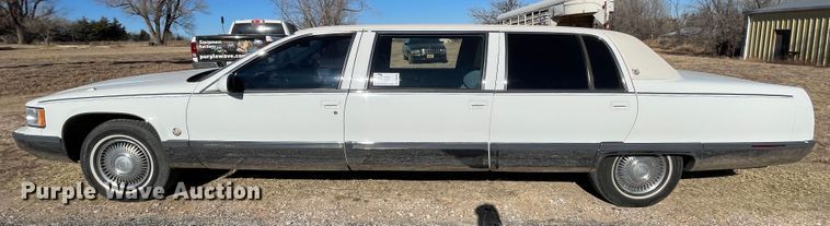image for item DN0088 1995 Cadillac Fleetwood  limousine