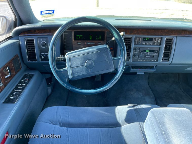 image for item DN0088 1995 Cadillac Fleetwood  limousine