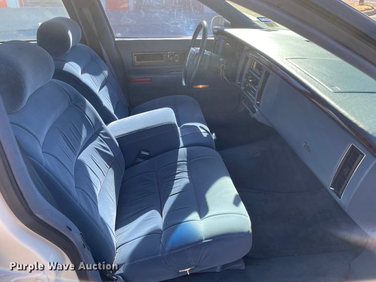 image for item DN0088 1995 Cadillac Fleetwood  limousine