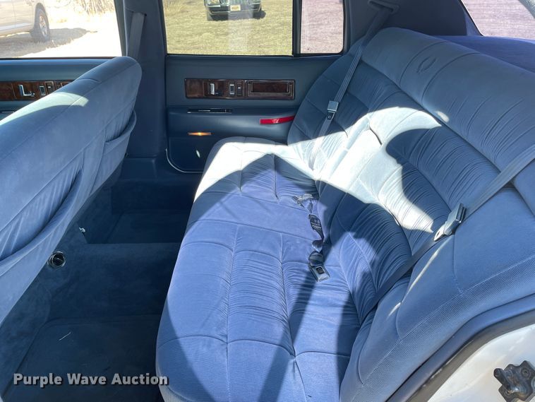 image for item DN0088 1995 Cadillac Fleetwood  limousine