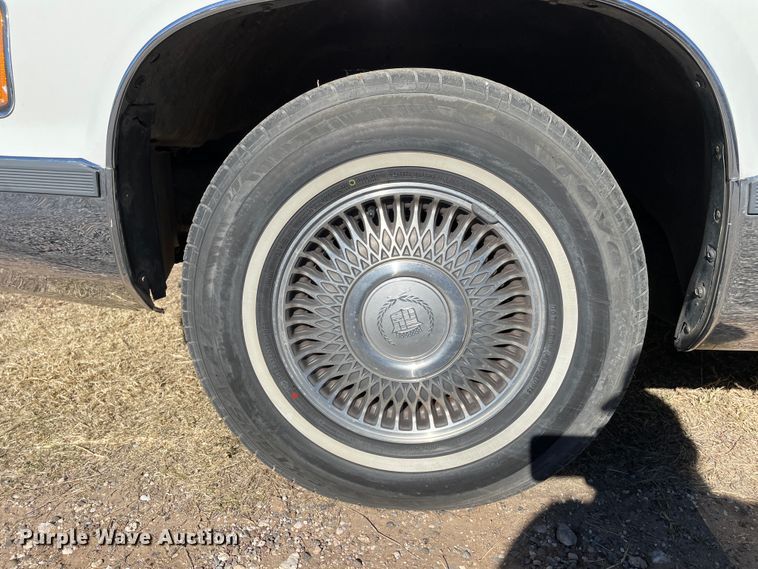 image for item DN0088 1995 Cadillac Fleetwood  limousine