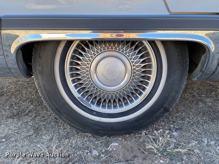 image for item DN0088 1995 Cadillac Fleetwood  limousine