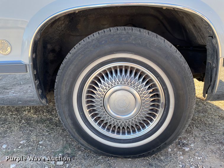 image for item DN0088 1995 Cadillac Fleetwood  limousine