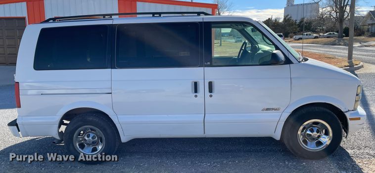 image for item DN0090 2001 Chevrolet Astro  van