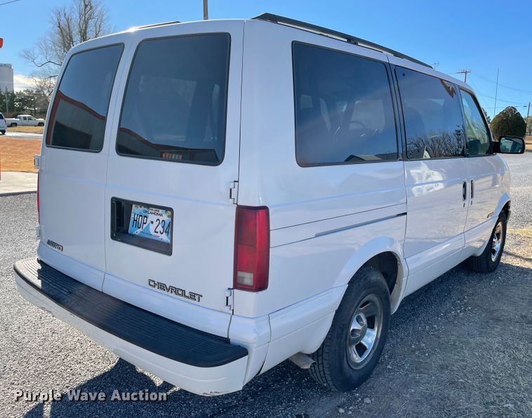 image for item DN0090 2001 Chevrolet Astro  van