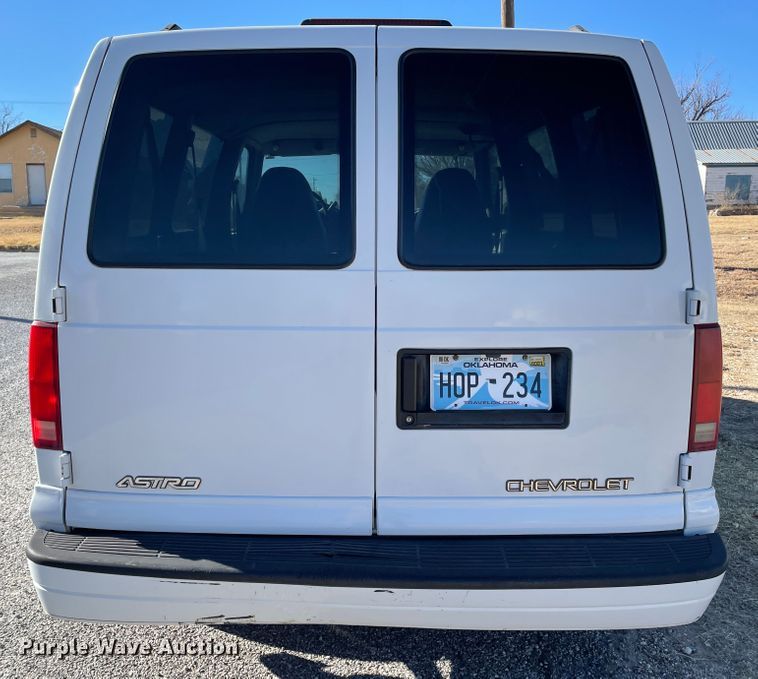 image for item DN0090 2001 Chevrolet Astro  van