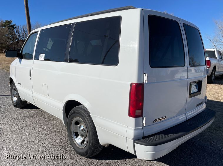 image for item DN0090 2001 Chevrolet Astro  van