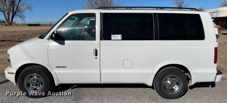 image for item DN0090 2001 Chevrolet Astro  van