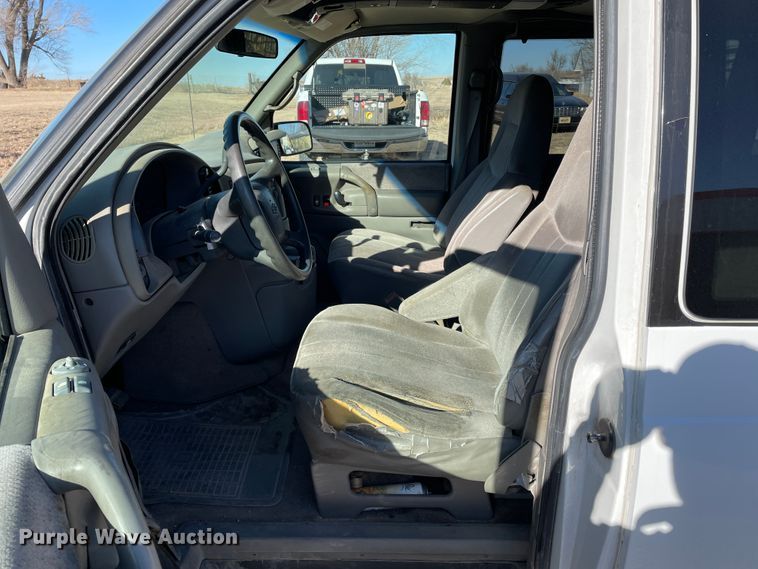 image for item DN0090 2001 Chevrolet Astro  van