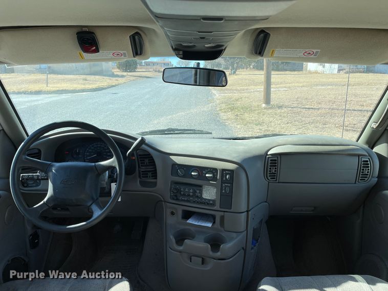 image for item DN0090 2001 Chevrolet Astro  van