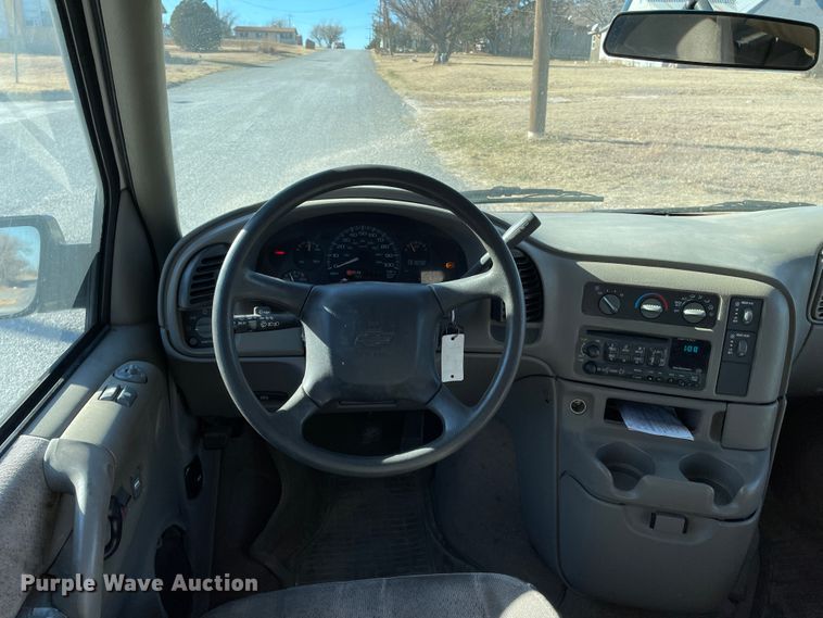 image for item DN0090 2001 Chevrolet Astro  van