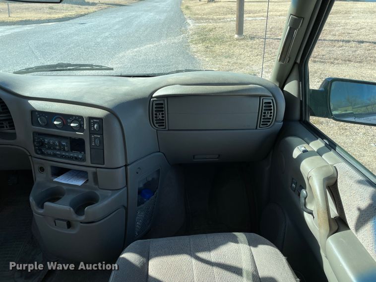 image for item DN0090 2001 Chevrolet Astro  van