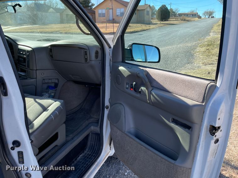 image for item DN0090 2001 Chevrolet Astro  van