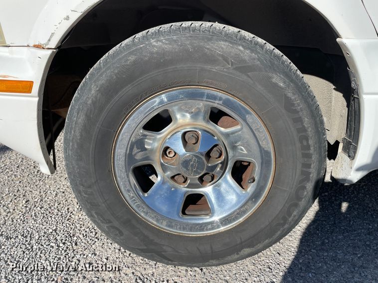 image for item DN0090 2001 Chevrolet Astro  van