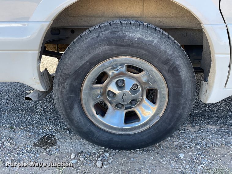 image for item DN0090 2001 Chevrolet Astro  van