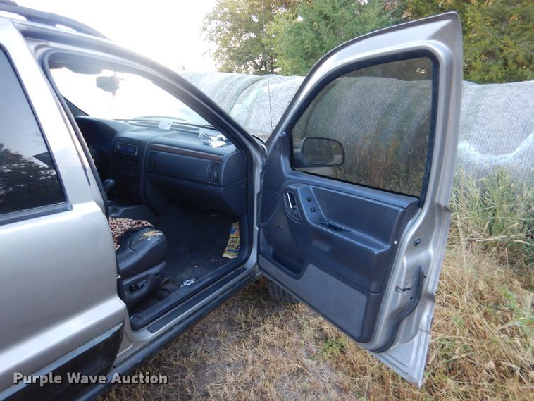 image for item DN5260 2000 Jeep Grand Cherokee  SUV