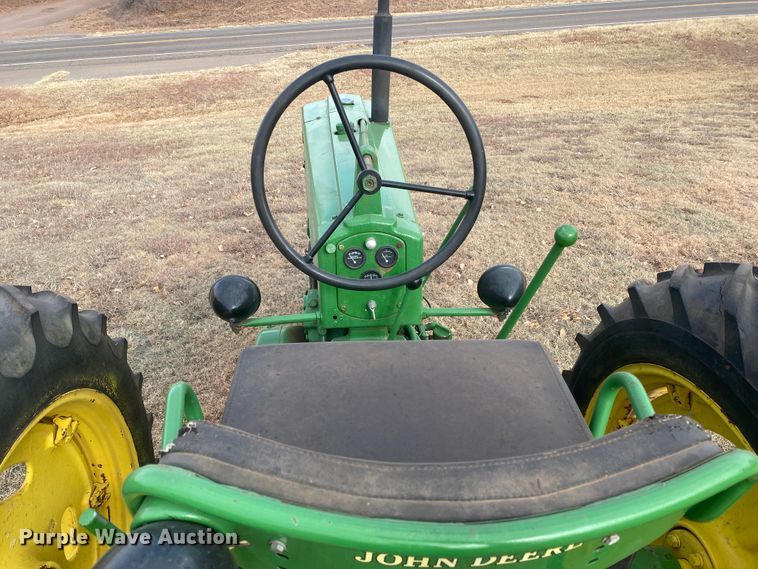 image for item IG9273 1953 John Deere 50  tractor