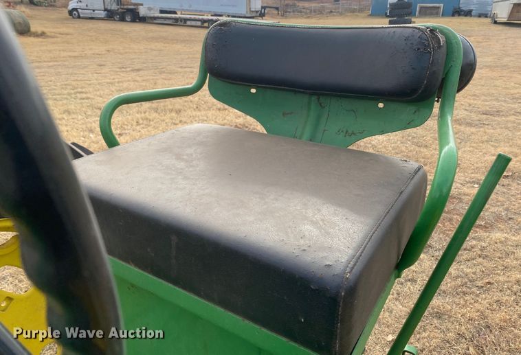 image for item IG9273 1953 John Deere 50  tractor