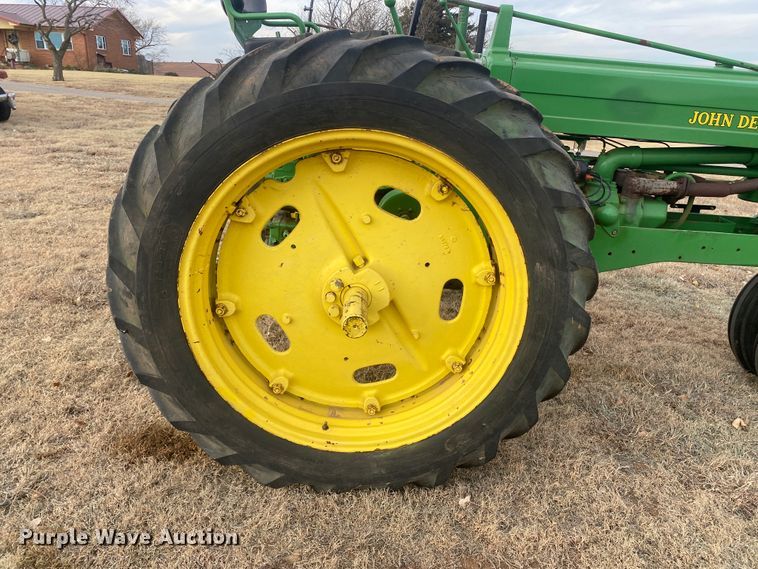 image for item IG9273 1953 John Deere 50  tractor