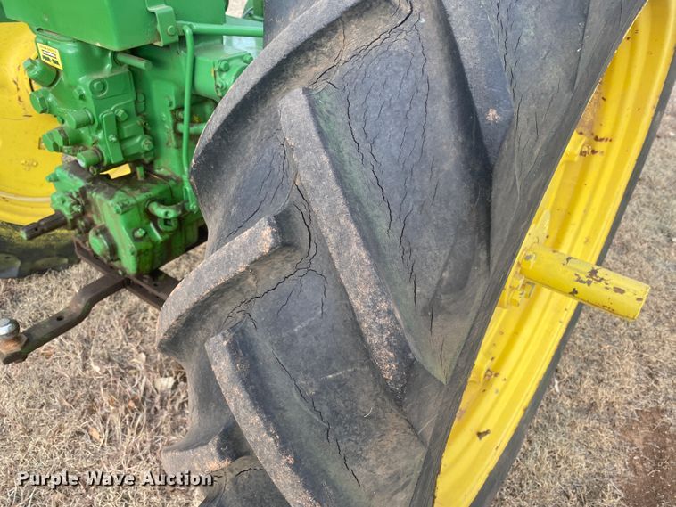 image for item IG9273 1953 John Deere 50  tractor