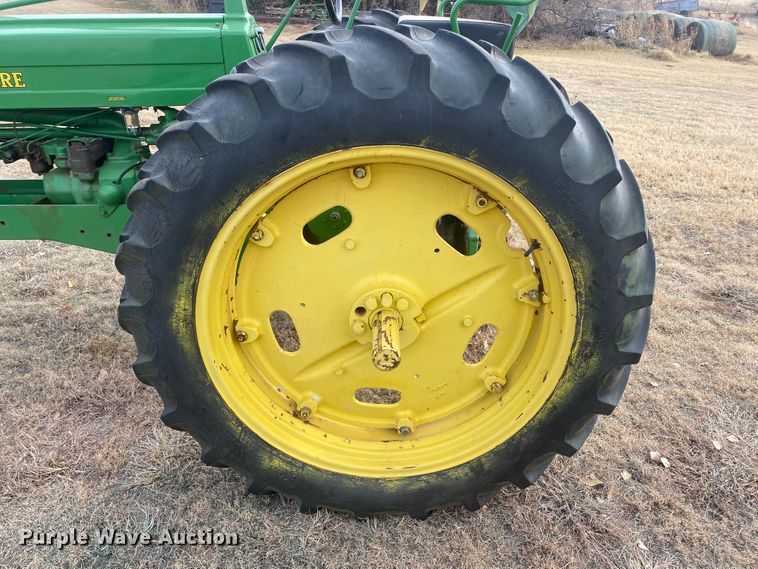 image for item IG9273 1953 John Deere 50  tractor