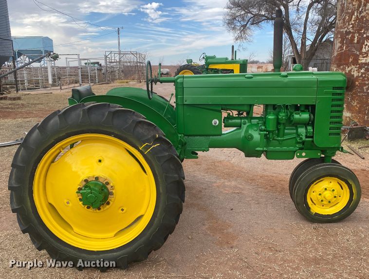 image for item IG9274 John Deere MT  tractor