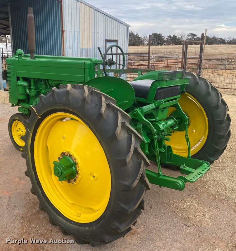 image for item IG9274 John Deere MT  tractor