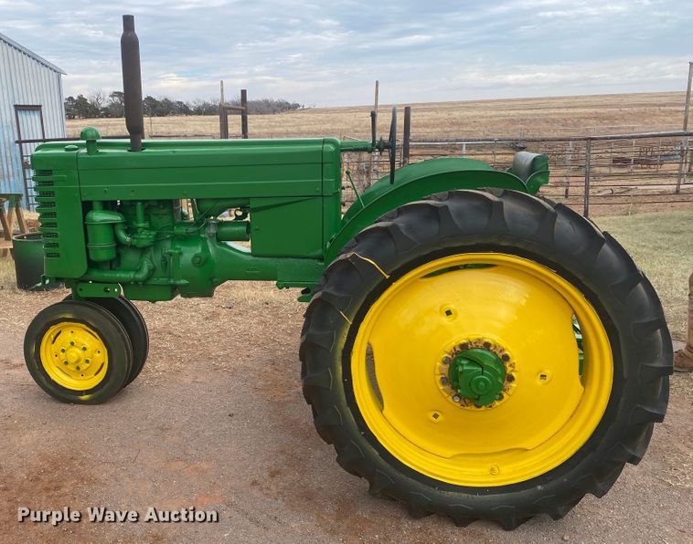 image for item IG9274 John Deere MT  tractor