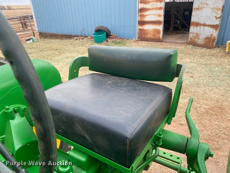 image for item IG9274 John Deere MT  tractor