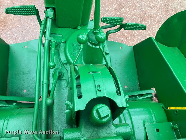 image for item IG9274 John Deere MT  tractor