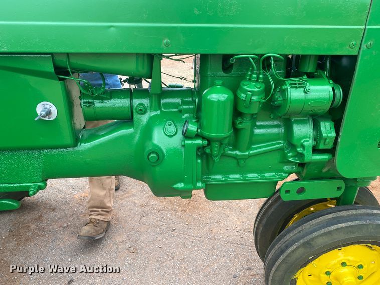 image for item IG9274 John Deere MT  tractor