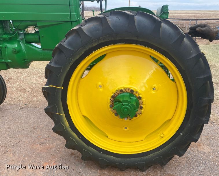image for item IG9274 John Deere MT  tractor
