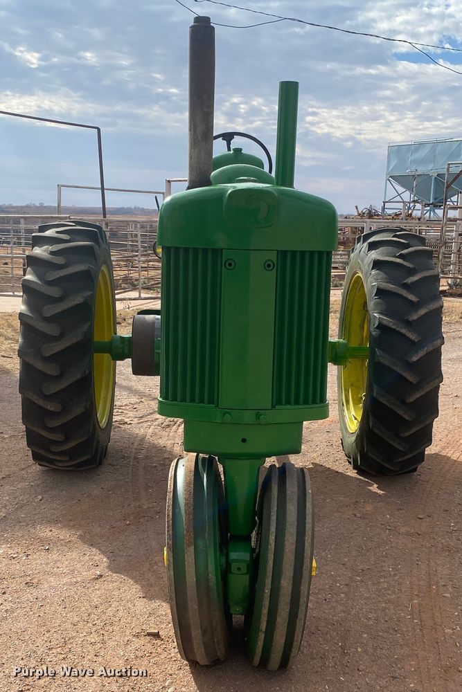 image for item IG9275 1959 John Deere 730  tractor