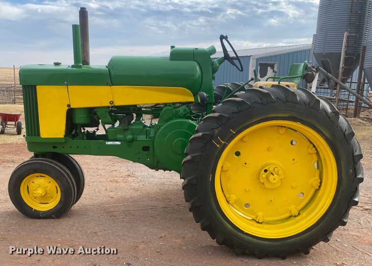 image for item IG9275 1959 John Deere 730  tractor