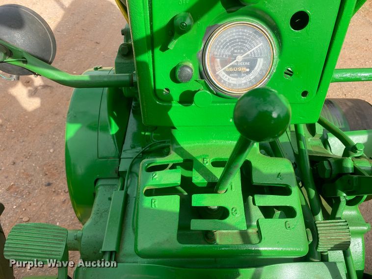 image for item IG9275 1959 John Deere 730  tractor