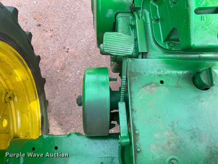 image for item IG9275 1959 John Deere 730  tractor