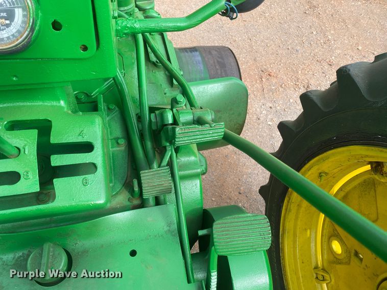 image for item IG9275 1959 John Deere 730  tractor