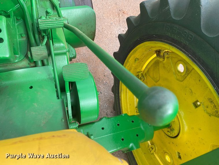 image for item IG9275 1959 John Deere 730  tractor