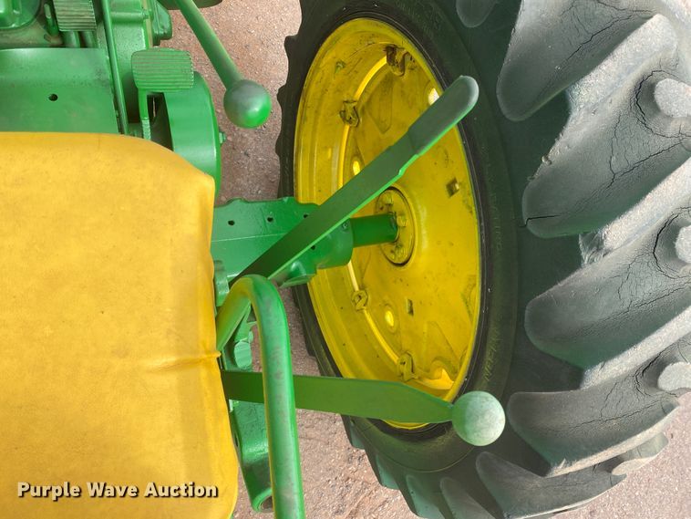 image for item IG9275 1959 John Deere 730  tractor
