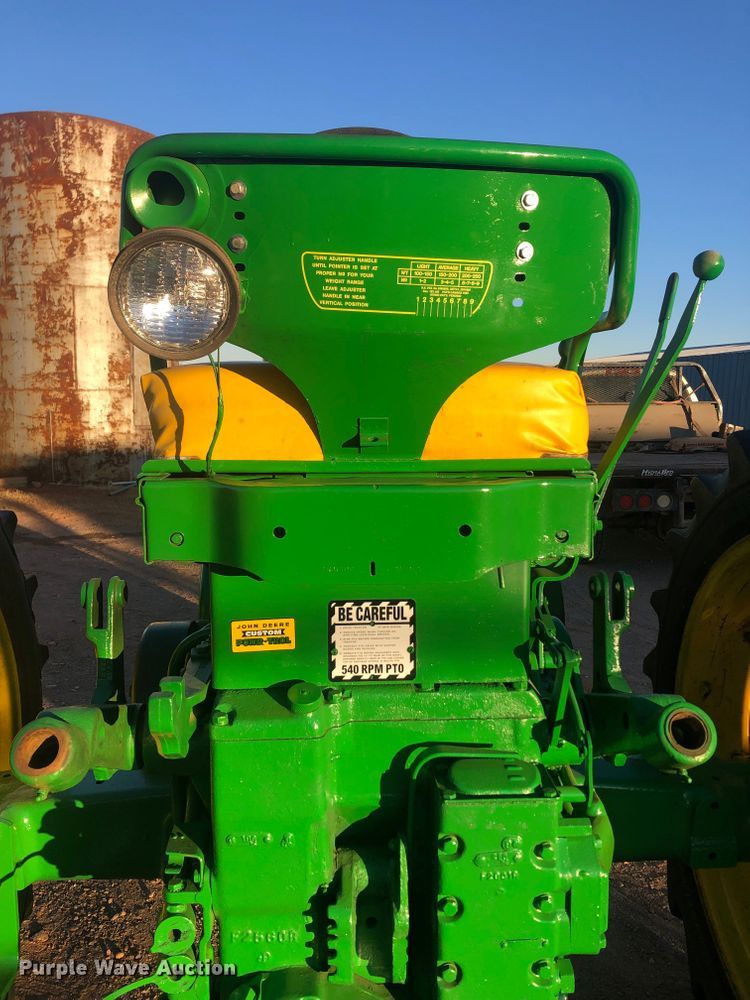 image for item IG9275 1959 John Deere 730  tractor