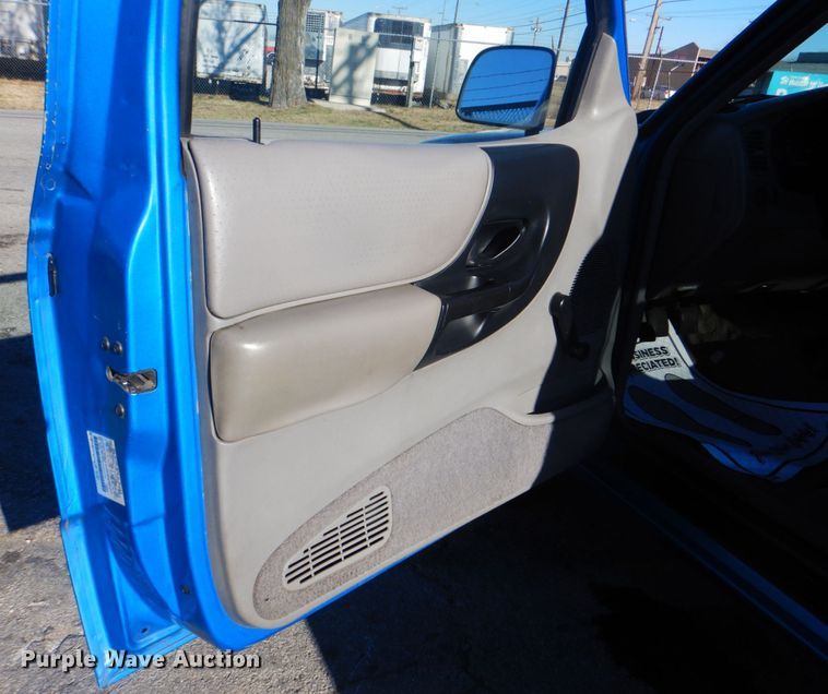 image for item IG9502 1998 Ford Ranger  SuperCab pickup truck