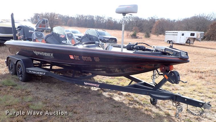 image for item IS9270 2019 Phoenix 721 PRO XP  boat