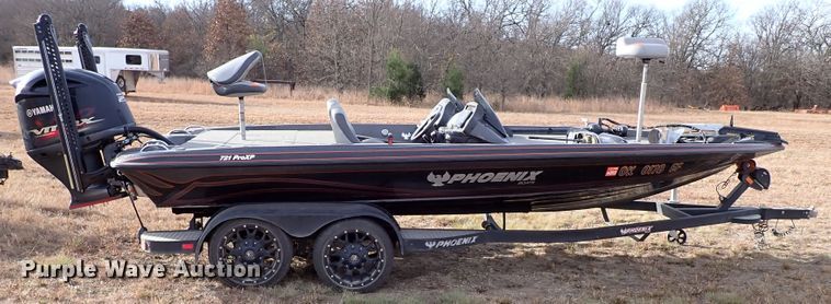 image for item IS9270 2019 Phoenix 721 PRO XP  boat