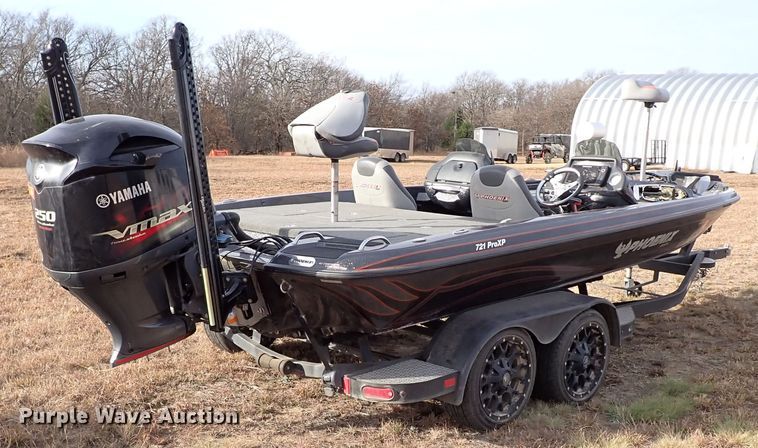 image for item IS9270 2019 Phoenix 721 PRO XP  boat