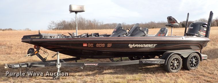 image for item IS9270 2019 Phoenix 721 PRO XP  boat