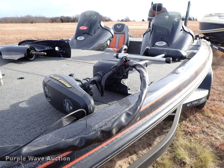 image for item IS9270 2019 Phoenix 721 PRO XP  boat