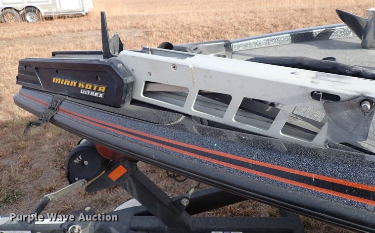 image for item IS9270 2019 Phoenix 721 PRO XP  boat